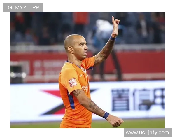 狮象争锋足协杯决赛前夕国安与河南吉祥物亲密互动展现友谊与竞技精神